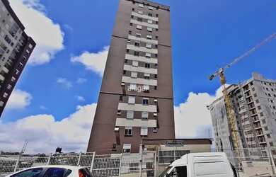 Imagem: O apartamento possui 2 Dormitórios, 1 Banheiro, 3 Vagas na