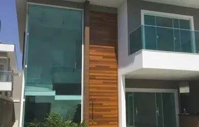 Imagem: A casa em condomínio possui 4 Dormitórios, 5 Banheiros, 2