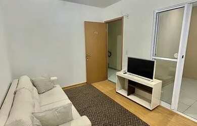 Imagem: O apartamento possui 2 Dormitórios, 1 Banheiro, 1 Vaga na garagem