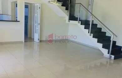 Imagem: A casa em condomínio possui 4 Dormitórios, 4 Banheiros, 4