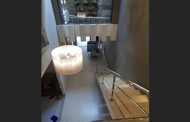 Imagem: A casa possui 3 Dormitórios, 5 Banheiros, 350m² de Área e