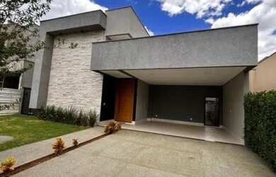 Imagem: A casa em condomínio possui 3 Dormitórios, 3 Banheiros, 2