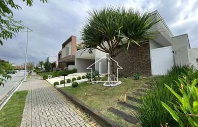 Imagem: A casa em condomínio possui 3 Dormitórios, 4 Banheiros, 2