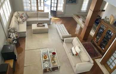 Imagem: A casa em condomínio possui 4 Dormitórios, 5 Banheiros, 4