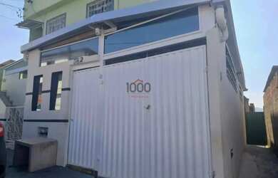 Imagem: A casa possui 2 Dormitórios, 1 Banheiro, 2 Vagas na garagem