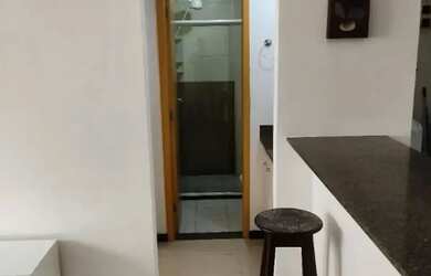 Imagem: O apartamento possui 1 Dormitório, 1 Banheiro, 1 Vaga na garagem