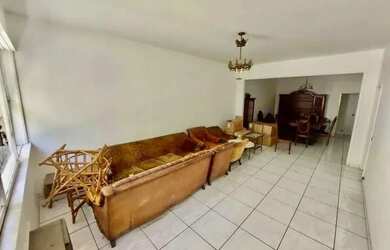 Imagem: O apartamento possui 4 Dormitórios, 2 Banheiros, 1 Vaga na