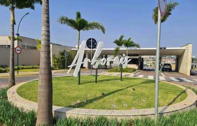 Imagem: O terreno à venda possui 420m² de Área e está localizado