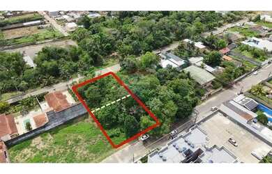 Imagem: O terreno possui 600m² de Área e está localizado em Tarumã