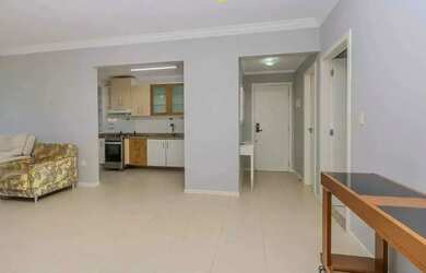 Imagem: O apartamento possui 2 Dormitórios, 2 Banheiros, 2 Vagas na