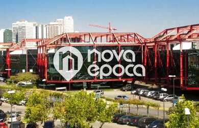 Imagem: O depósito possui 5 Vagas na garagem, 240m² de Área e está