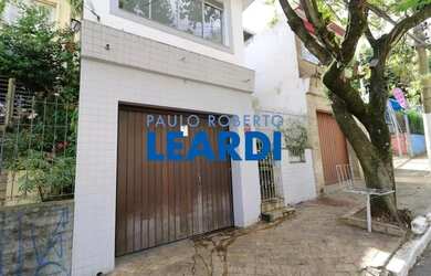 Imagem: A casa possui 3 Dormitórios, 3 Banheiros, 1 Vaga na garagem