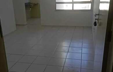 Imagem: O apartamento possui 3 Dormitórios, 1 Banheiro, 1 Vaga na garagem