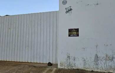 Imagem: O depósito possui 5 Vagas na garagem, 400m² de Área e está