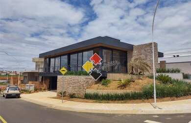 Imagem: A casa em condomínio possui 3 Dormitórios, 5 Banheiros, 4