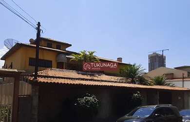 Imagem: A casa possui 3 Dormitórios, 5 Banheiros, 5 Vagas na garagem