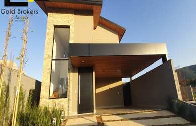 Imagem: A casa em condomínio possui 3 Dormitórios, 3 Banheiros, 4