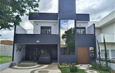 Imagem: A casa em condomínio possui 3 Dormitórios, 4 Banheiros, 4