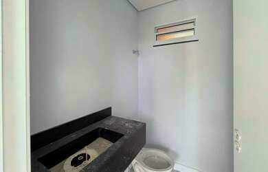 Imagem 13: Espetacular casa NOVA Condomínio Chácara dos Lagos - Piscina borda infinita vista mata pre