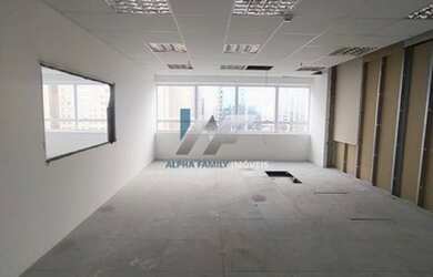 Imagem: O depósito possui 1 Vaga na garagem e 42m² de Área e está