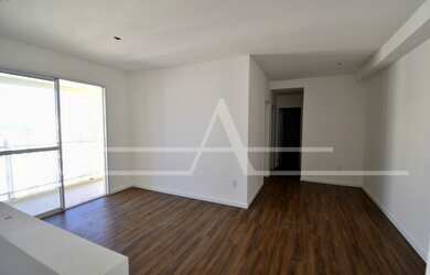 Imagem: O apartamento possui 3 Dormitórios, 1 Banheiro, 2 Vagas na