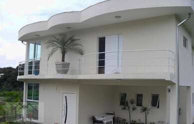 Imagem: A casa em condomínio à venda possui 3 Dormitórios, 4 Banheiros