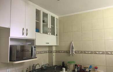 Imagem: O apartamento possui 2 Dormitórios, 1 Banheiro, 1 Vaga na garagem