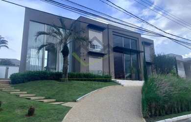 Imagem: A casa em condomínio possui 5 Dormitórios, 5 Banheiros, 5