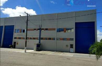 Imagem: O depósito possui 4 Vagas na garagem, 680m² de Área e está