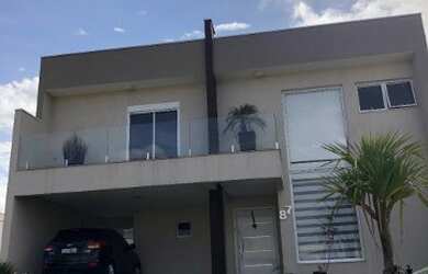 Imagem: A casa em condomínio possui 3 Dormitórios, 2 Banheiros, 2