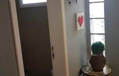 Imagem: A casa em condomínio possui 3 Dormitórios, 3 Banheiros, 2