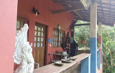 Imagem: A casa em condomínio possui 5 Dormitórios, 2 Banheiros, 2