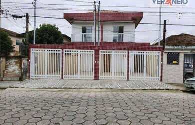 Imagem: A casa possui 3 Dormitórios, 1 Banheiro, 1 Vaga na garagem