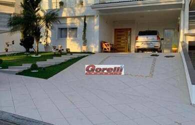 Imagem: A casa em condomínio possui 4 Dormitórios, 5 Banheiros, 4