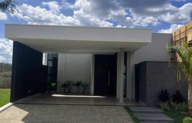 Imagem: A casa em condomínio possui 3 Dormitórios, 3 Banheiros, 2