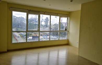 Imagem: O depósito possui 1 Vaga na garagem e 56m² de Área e está