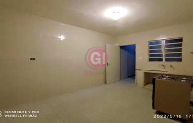 Imagem: A casa possui 2 Dormitórios, 1 Banheiro, 2 Vagas na garagem