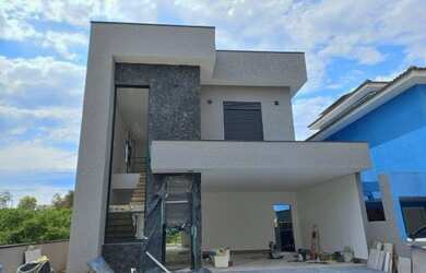 Imagem: A casa em condomínio possui 3 Dormitórios, 5 Banheiros, 250m²