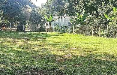 Imagem: O terreno possui 1.500m² de Área e está localizado em Vila