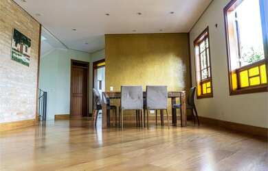 Imagem 1: Casa de condomínio para venda tem 361 metros quadrados!