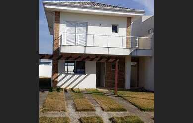 Imagem: A casa em condomínio possui 3 Dormitórios, 4 Banheiros, 2