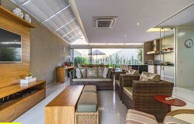 Imagem: A casa em condomínio possui 4 Dormitórios, 5 Banheiros, 5