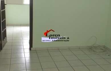 Imagem: O apartamento possui 1 Dormitório, 1 Banheiro, 1 Vaga na garagem