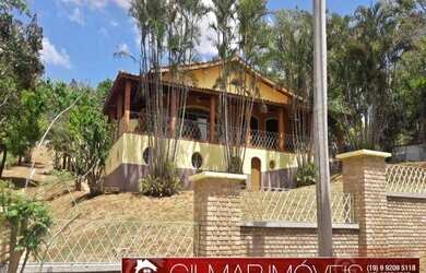 Imagem: A casa possui 2 Dormitórios, 1 Banheiro, 2 Vagas na garagem