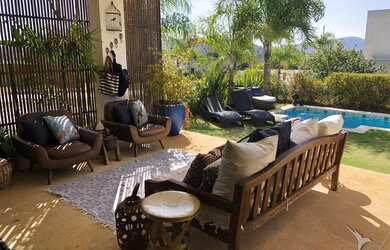 Imagem: A casa possui 3 Dormitórios, 2 Banheiros, 2 Vagas na garagem