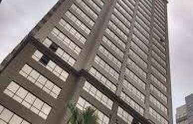 Imagem: O depósito possui 5 Vagas na garagem e 338m² de Área e está