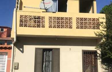 Imagem: A casa possui 2 Dormitórios, 2 Banheiros, 90m² de Área e