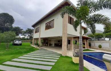 Imagem: A casa possui 4 Dormitórios, 4 Banheiros, 2.800m² de Área