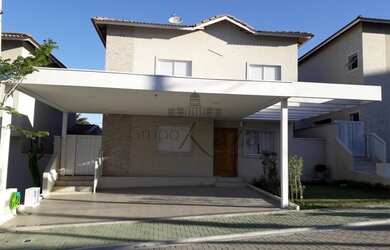 Imagem: A casa em condomínio possui 4 Dormitórios, 4 Banheiros, 3