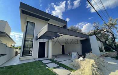 Imagem: A casa em condomínio possui 3 Dormitórios, 4 Banheiros, 2